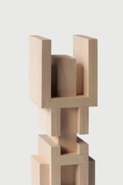 Ethnicraft Sycamore False Idol #4 Sculpture -Trit Houses Shop 27137 HAW False Idol 4 sculpture SYCM NTRL 30h det web