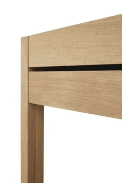 Ethnicraft Oak Azur Bedside Table -Trit Houses Shop 51140 Azur bedside table det02 cut HQ web