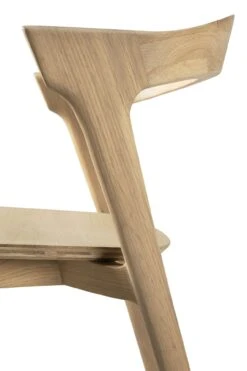 Ethnicraft Oak Bok Dining Chair -Trit Houses Shop 51490 50073 Oak Bok dining chair det01 cut web