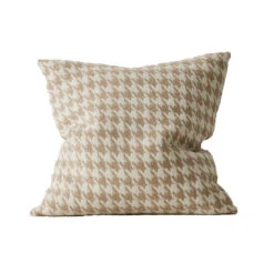 Giovanni Cushion -Trit Houses Shop 9mV9kFFJCEO1hKpl8qvYvNHSw9gGPJFnhTxSrA oehE