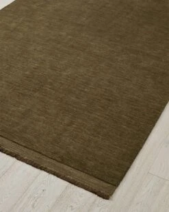 Silvio Rug 35 Silvio Rug -Trit Houses Shop Silvio rug Oakmoss 1 web