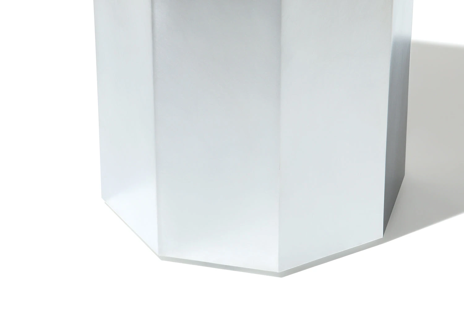 Hekalow Side Table 5 Hekalow Side Table - Image 5