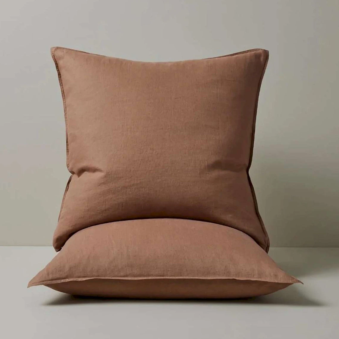 Ravello French Flax Linen Pillowcase - Set Of 2 4 Ravello French Flax Linen Pillowcase - Set Of 2 - Image 4