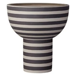AYTM Varia Sculptural Vase -Trit Houses Shop ayt g19 1 001 ash black 7130a592 5e1c 47f4 bba7 c3b3276d52d5