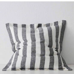 Vito Cushion 20 Vito Cushion -Trit Houses Shop tri g06 1 028 shadow b9d51b02 d513 4006 aa7a a9d685ecc626